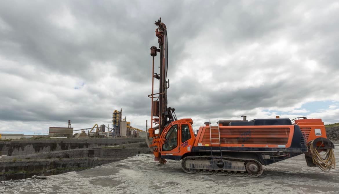 酸化壓裂軟管在復雜地質條件下的技術挑戰(zhàn)與應對策略