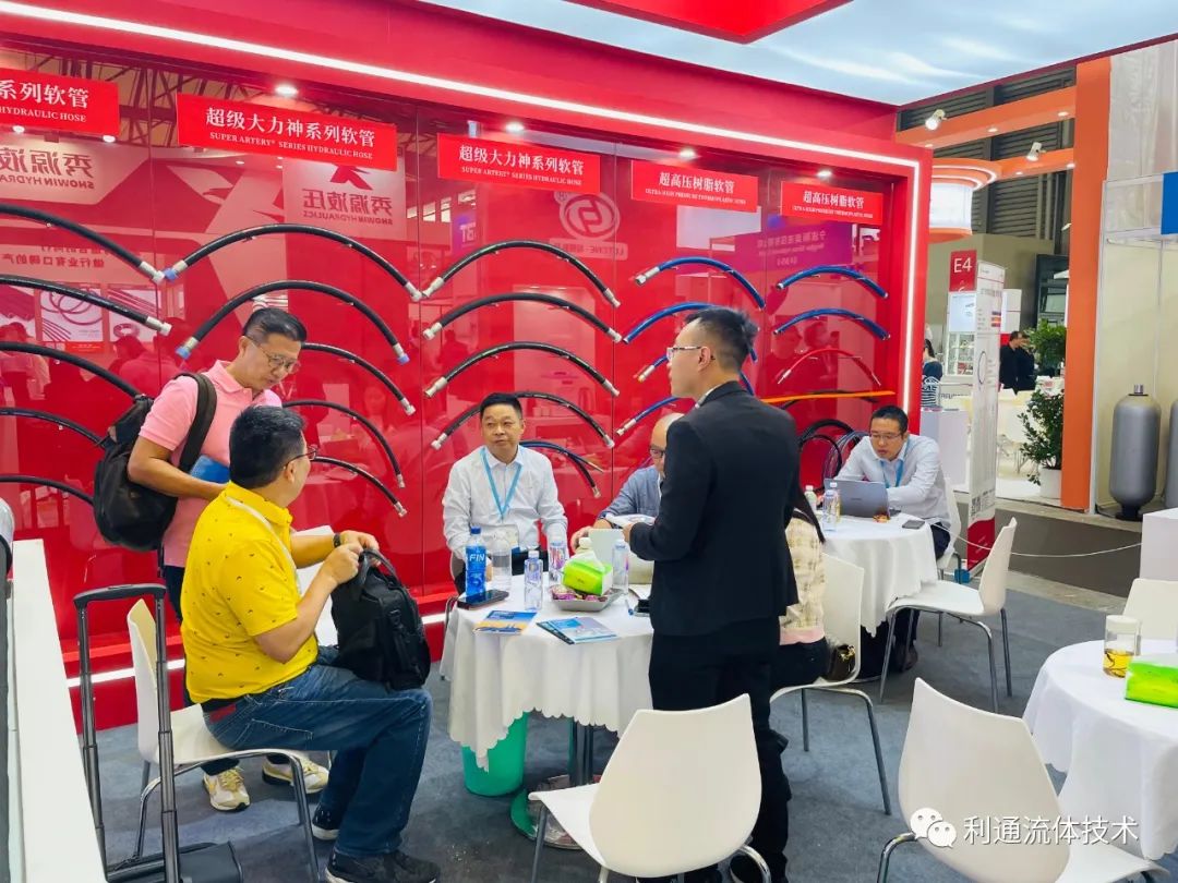 如何在極端酸性環(huán)境中保持耐強酸軟管的優(yōu)異表現(xiàn)